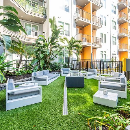 Tropical Field 1 Bed In Downtown With Free Parking Leilighet St. Petersburg Eksteriør bilde