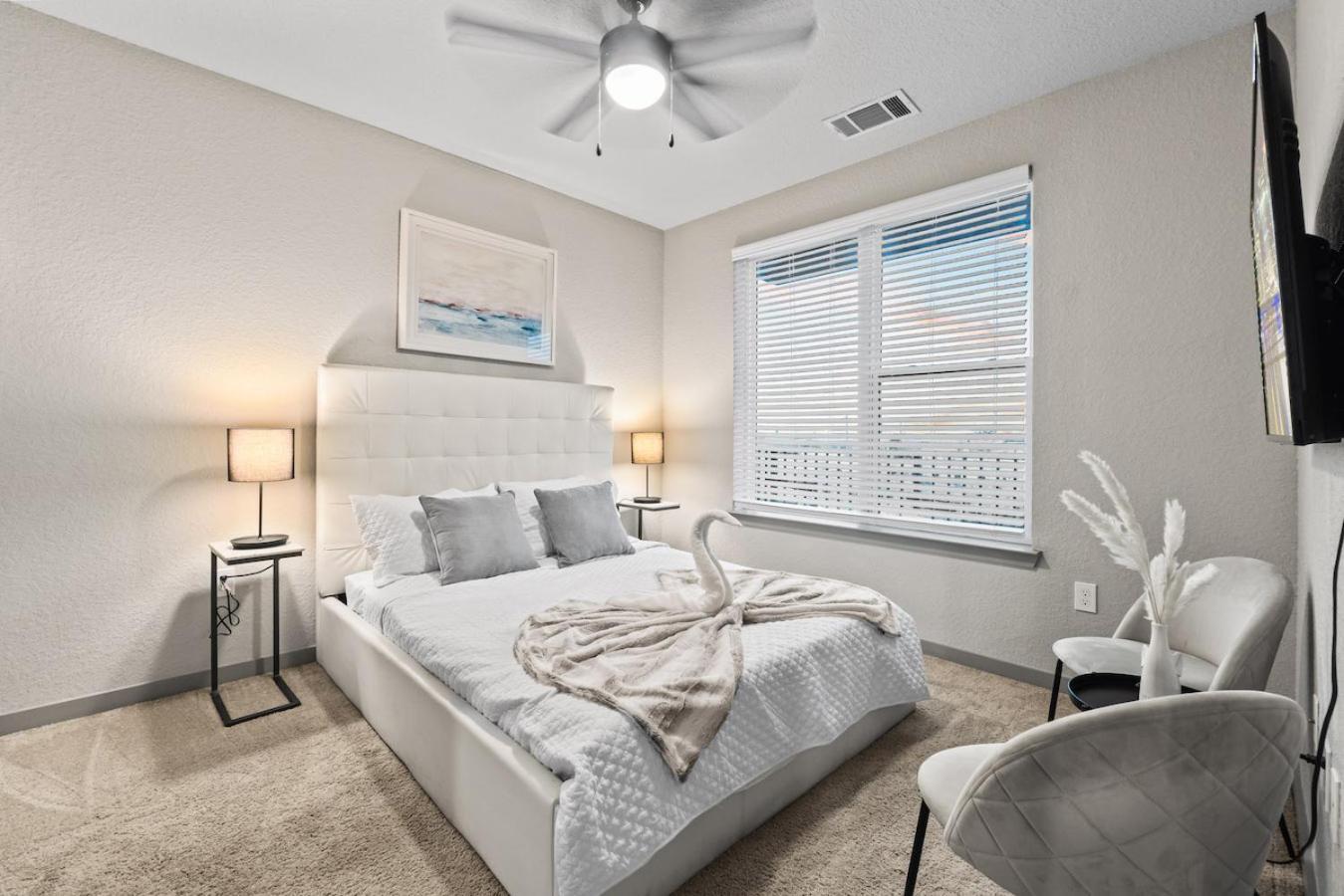 Tropical Field 1 Bed In Downtown With Free Parking Leilighet St. Petersburg Eksteriør bilde