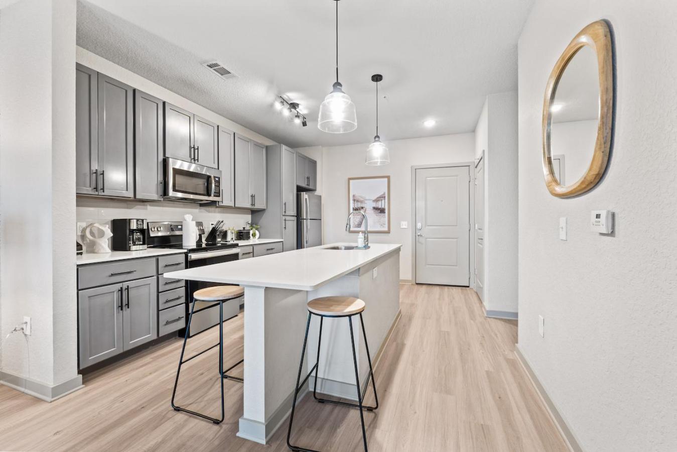 Tropical Field 1 Bed In Downtown With Free Parking Leilighet St. Petersburg Eksteriør bilde